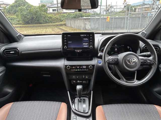 トヨタ ヤリスクロス ハイブリッド Z アドベンチャー 長崎県 2023(令5)年 1.2万km プラチナホワイトパールマイカ ワンオーナー/純正ディスプレイオーディオ/（Bluetooth/フルセグ）/バックカメラ/衝突軽減システム/レーンアシスト/ブラインドスポットモニター/レーダークルーズ/ETC/ハーフレザーシート/パワーシート/シートヒーター/ヘッドアップディスプレイ/ステアリングスイッチ/ルーフレール/純正18インチAW