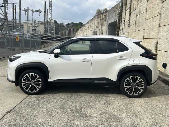 トヨタ ヤリスクロス ハイブリッド Z アドベンチャー 長崎県 2023(令5)年 1.2万km プラチナホワイトパールマイカ ワンオーナー/純正ディスプレイオーディオ/（Bluetooth/フルセグ）/バックカメラ/衝突軽減システム/レーンアシスト/ブラインドスポットモニター/レーダークルーズ/ETC/ハーフレザーシート/パワーシート/シートヒーター/ヘッドアップディスプレイ/ステアリングスイッチ/ルーフレール/純正18インチAW