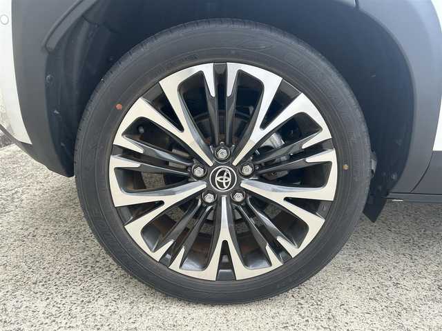 トヨタ ヤリスクロス ハイブリッド Z アドベンチャー 長崎県 2023(令5)年 1.2万km プラチナホワイトパールマイカ ワンオーナー/純正ディスプレイオーディオ/（Bluetooth/フルセグ）/バックカメラ/衝突軽減システム/レーンアシスト/ブラインドスポットモニター/レーダークルーズ/ETC/ハーフレザーシート/パワーシート/シートヒーター/ヘッドアップディスプレイ/ステアリングスイッチ/ルーフレール/純正18インチAW