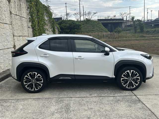 トヨタ ヤリスクロス ハイブリッド Z アドベンチャー 長崎県 2023(令5)年 1.2万km プラチナホワイトパールマイカ ワンオーナー/純正ディスプレイオーディオ/（Bluetooth/フルセグ）/バックカメラ/衝突軽減システム/レーンアシスト/ブラインドスポットモニター/レーダークルーズ/ETC/ハーフレザーシート/パワーシート/シートヒーター/ヘッドアップディスプレイ/ステアリングスイッチ/ルーフレール/純正18インチAW