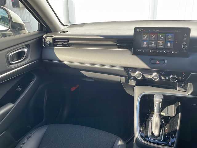 ホンダ ヴェゼル ハイブリッド e:HEV Z 三重県 2024(令6)年 3.2万km プレミアムサンライトホワイトパール 純正ナビ/ＡｐｐｌｅＣａｒＰｌａｙ/ＡｎｄｒｏｉｄｏAuto/BSM/ビルトインETC2.0/ワイヤレス充電/スペアキー/シートヒーター/ステアリングヒーター/パドルシフト/ステアリングスイッチ/ハーフレザーシート/電動リアゲート/追従クルーズコントロール/レーンキープアシスト/SOSコール/衝突被害軽減システム/踏み間違い防止/先行車発進お知らせ/標識認識システム/LEDオートライト/禁煙車