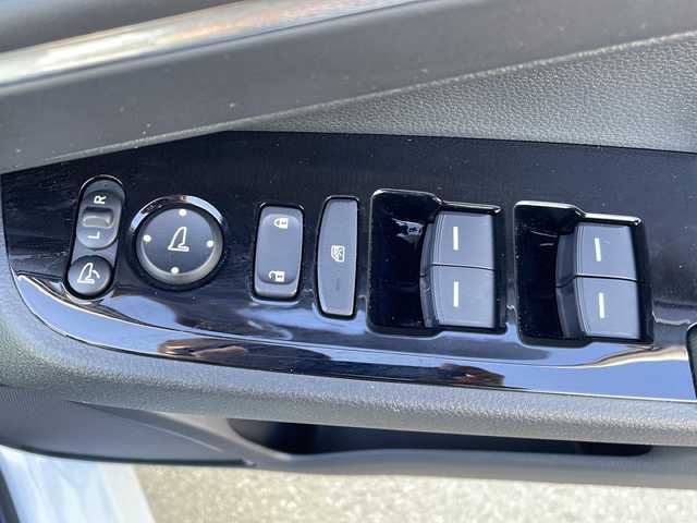 ホンダ ヴェゼル ハイブリッド e:HEV Z 三重県 2024(令6)年 3.2万km プレミアムサンライトホワイトパール 純正ナビ/ＡｐｐｌｅＣａｒＰｌａｙ/ＡｎｄｒｏｉｄｏAuto/BSM/ビルトインETC2.0/ワイヤレス充電/スペアキー/シートヒーター/ステアリングヒーター/パドルシフト/ステアリングスイッチ/ハーフレザーシート/電動リアゲート/追従クルーズコントロール/レーンキープアシスト/SOSコール/衝突被害軽減システム/踏み間違い防止/先行車発進お知らせ/標識認識システム/LEDオートライト/禁煙車