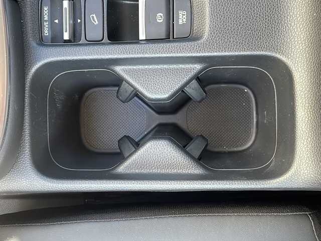 ホンダ ヴェゼル ハイブリッド e:HEV Z 三重県 2024(令6)年 3.2万km プレミアムサンライトホワイトパール 純正ナビ/ＡｐｐｌｅＣａｒＰｌａｙ/ＡｎｄｒｏｉｄｏAuto/BSM/ビルトインETC2.0/ワイヤレス充電/スペアキー/シートヒーター/ステアリングヒーター/パドルシフト/ステアリングスイッチ/ハーフレザーシート/電動リアゲート/追従クルーズコントロール/レーンキープアシスト/SOSコール/衝突被害軽減システム/踏み間違い防止/先行車発進お知らせ/標識認識システム/LEDオートライト/禁煙車