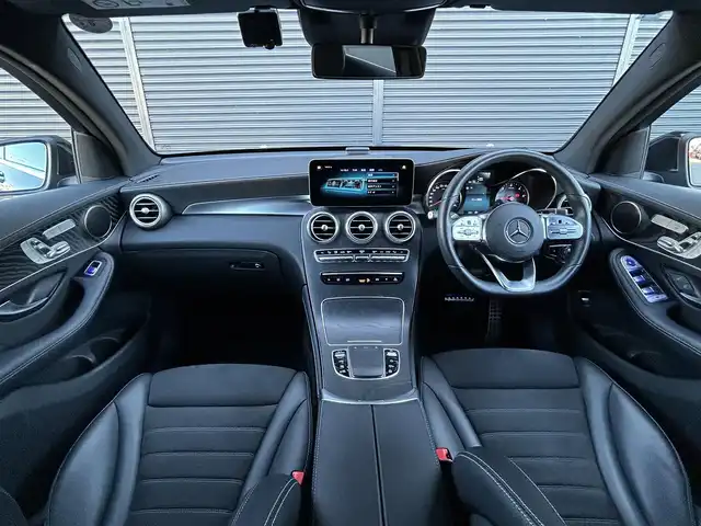 メルセデス・ベンツ ＧＬＣ２２０ d 4マチック クーペ AMGライン 茨城県 2020(令2)年 2.6万km オブシディアンブラック 後期型 /サンル-フ /RSP /ACC /LKA /BSA /360度カメラ /半革 /全席シ-トヒ-タ- /M付パワ-シ-ト /PWテ-ルゲ-ト /純正ナビ /TV/BT/CarPlay/USB /アンビエントライト /純正19inAW /マルチビ-ムLED /オ-トハイビ-ム /ETC2.0 /前後ドラレコ /禁煙車