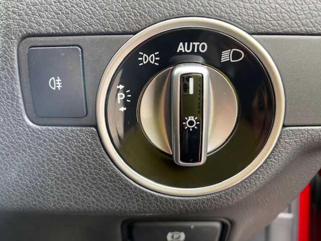 メルセデス・ベンツ ＣＬＡ１８０ Sブレイク　スポーツ 兵庫県 2016(平28)年 9.3万km ジュピターレッド 純正ナビ（FM/BT/CD)/・フルセグTV/バックモニター/クルーズコントロール/ブラインドスポットモニター/ステアリングスイッチ/パドルシフト/運転席パワーシート/電動リアゲート/シートヒーター/アイドリングストップ/パーキングアシスト/ドライブレコーダー/純正マット/ETC