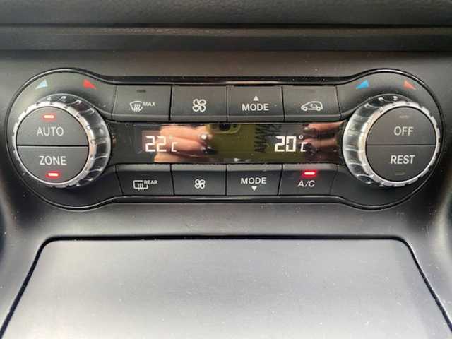 メルセデス・ベンツ ＣＬＡ１８０ Sブレイク　スポーツ 兵庫県 2016(平28)年 9.3万km ジュピターレッド 純正ナビ（FM/BT/CD)/・フルセグTV/バックモニター/クルーズコントロール/ブラインドスポットモニター/ステアリングスイッチ/パドルシフト/運転席パワーシート/電動リアゲート/シートヒーター/アイドリングストップ/パーキングアシスト/ドライブレコーダー/純正マット/ETC