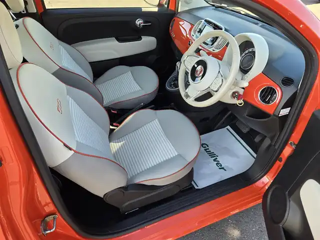 フィアット ５００ アニベルサリオ 鹿児島県 2018(平30)年 4.6万km ビタミニックオレンジ 専用クロームエンジンフードライン/専用クローム仕上げエクステリアミラーハウジング/専用FIATビンテージロゴ/専用Anniversarioロゴ/専用ビンテージスタイルアルミホイール(16インチ)/専用ファブリックシート/専用インストルメントパネル/専用フロアマット/前後ドライブレコーダー/Bluetoothオーディオ/パノラマルーフ/モーターシュレップレグルング/ETC/後方コーナーセンサー/エアバック(W+サイド)