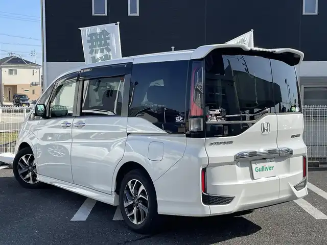 トヨタ ノア ハイブリッド Si ダブルバイビーⅢ 三重県 2021(令3)年 11.1万km ホワイトパールクリスタルシャイン 登録時走行距離　110611km/ワンオーナー/禁煙車/黒皮ハーフレザー/社外ナビ（アルパイン）/AM/FM/TV/Bluetooth/TV（ワンセグ）/フリップダウンモニター/ETC/クルーズコントロール/レーンキープアシスト/衝突軽減システム/コーナーセンサー/パワースライドドア（両）/ステアリングスイッチ/シートヒーター/AUTOライト/パワーウインドウ/パワーステアリング/三列シート