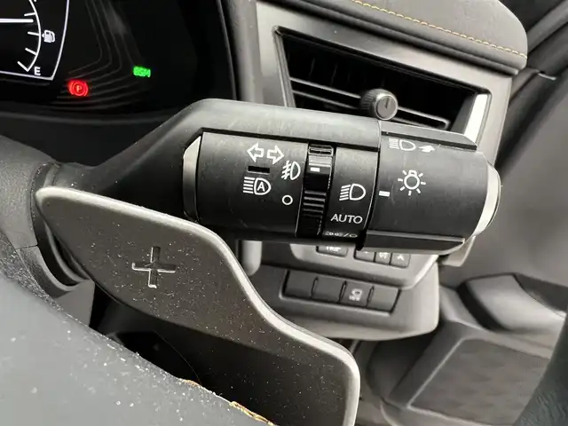 レクサス ＵＸ 200 バージョンC 滋賀県 2021(令3)年 2.3万km ソニックチタニウム 12.3インチ純正ナビ/Bluetooth/CD/DVD/USB/フルセグTV/フロント/サイド/バックカメラ/パワーリアゲート/パワーシート/シートヒーター/ステアリングヒーター/MTモード付AT/前後ソナー/オートハイビーム/LEDヘッドライト/前後ドライブレコーダー/ビルトインETC2.0