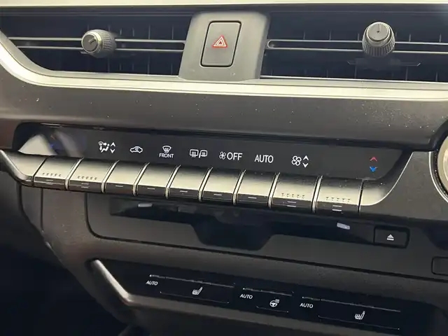 レクサス ＵＸ 200 バージョンC 滋賀県 2021(令3)年 2.3万km ソニックチタニウム 12.3インチ純正ナビ/Bluetooth/CD/DVD/USB/フルセグTV/フロント/サイド/バックカメラ/パワーリアゲート/パワーシート/シートヒーター/ステアリングヒーター/MTモード付AT/前後ソナー/オートハイビーム/LEDヘッドライト/前後ドライブレコーダー/ビルトインETC2.0