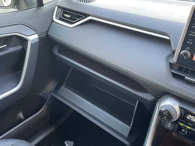 トヨタ ＲＡＶ４ G Zパッケージ 群馬県 2022(令4)年 0.8万km ホワイトパールクリスタルシャイン モデリスタエアロ/トヨタセーフティセンス/・衝突軽減ブレーキシステム/・レーンキープアシスト/・プリクラッシュセーフティ/・ブラインドスポットモニター/・オートハイビーム/純正ディスプレイオーディオ/（BT/HDMI/USB/フルセグTV/Miracast）/全方位カメラ/ビルトインETC/デジタルインナーミラー/前後ドライブレコーダー/D席メモリパワーシート/シートヒーター/エアシート/ステアリングスイッチ/ステアリングヒーター/オートホールド/パワーバックドア/LEDヘッドライト/フォグライト/電格ミラー/純正フロアマット/純正19インチアルミホイール