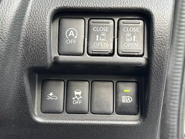 三菱 ｅＫスペース カスタムT セーフティパッケージ 愛知県 2017(平29)年 8.9万km シルキーホワイト /禁煙//純正15AW//純正ナビ//CD/DVD/BT/MSV/USB/フルセグ//バックカメラ//全方位モニター//前後ドライブレコーダー//ETC//両側パワースライドドア//リアサーキュレーター//衝突軽減ブレーキ//クルーズコントロール//アイドリングストップ//横滑り防止装置//盗難防止装置//LEDオートライト//オートハイビーム//フォグランプ//オートリトラウィンカーミラー//防眩ミラー//革巻きステアリング//ステアリングスイッチ//バニティミラー//純正フロアマット//純正ドアバイザー//スペアスマートキー//新車時保証書//取扱説明書//ディーラー記録簿/H29/H30/H31/R2/R3//スタッドレス付AW積込