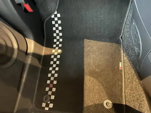 フィアット ５００ ツインエア ポップ 高知県 2017(平29)年 3.2万km ビアンコ・ガーラ ディスプレイオーディオ/BT/AM/FM/ドラレコ/ETC/アイドリングストップ