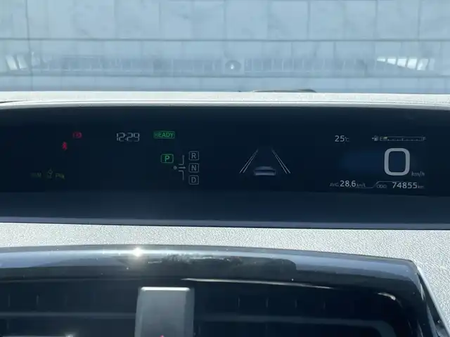 トヨタ プリウス A 佐賀県 2016(平28)年 7.5万km 黒 純正９インチナビ/（AM/FM/CD/DVD/BT)/バックカメラ/レーダークルーズコントロール/ETC/スマートキー/プッシュスタート/ヘッドアップディスプレイ/プリクラッシュ セーフティ/レーンアシスト/横滑り防止装置/前後コーナーセンサー/オートライト/オートマチックハイビーム/LEDヘッドライト/取り扱い説明書/スペアキー×１