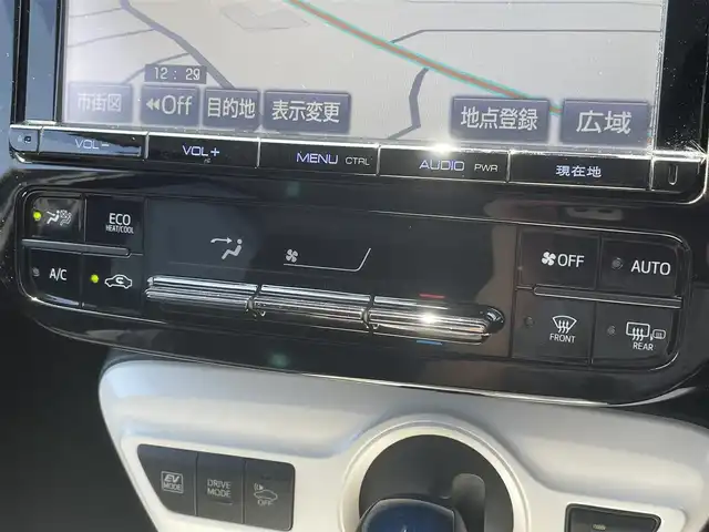 トヨタ プリウス A 佐賀県 2016(平28)年 7.5万km 黒 純正９インチナビ/（AM/FM/CD/DVD/BT)/バックカメラ/レーダークルーズコントロール/ETC/スマートキー/プッシュスタート/ヘッドアップディスプレイ/プリクラッシュ セーフティ/レーンアシスト/横滑り防止装置/前後コーナーセンサー/オートライト/オートマチックハイビーム/LEDヘッドライト/取り扱い説明書/スペアキー×１
