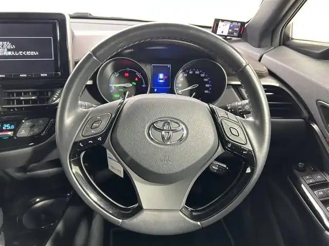 トヨタ Ｃ－ＨＲ G LEDエディション 大阪府 2018(平30)年 3.3万km ホワイトパールクリスタルシャイン 社外エアロ/マフラー 純正ナビ(フルセグ/DVD再生/Bluetooth) 衝突軽減 バックカメラ ETC ハーフレザー BSM シートヒーター レーダークルコン クリアランスソナー ワンオーナー