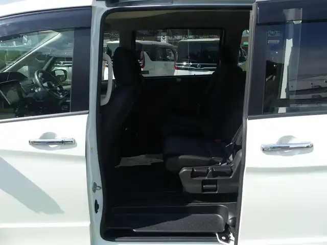 日産 セレナ e－パワー ハイウェイスター V 千葉県 2020(令2)年 5.4万km ブリリアントホワイトパール エマージェンシーブレーキ/プロパイロット/インテリジェントクルーズコントロール/ハンズフリー両側パワースライドドア/純正SDナビ/地デジTV/【BD/DVD/CD再生機能　Bluetooth接続】/アラウンドビューモニター/ドライブレコーダー/ETC/LEDヘッドライト/フォグライト/ウインカーミラー/コーナーセンサー/純正16インチアルミホイル/サイド/カーテンエアバッグ/インテリジェントキー