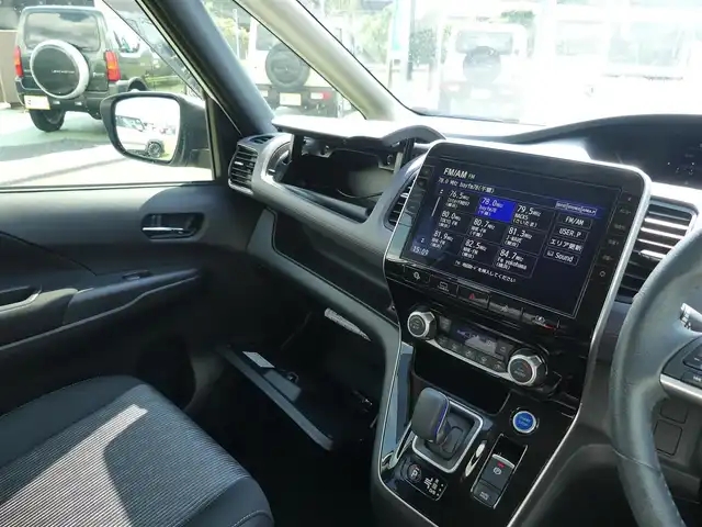 日産 セレナ e－パワー ハイウェイスター V 千葉県 2020(令2)年 5.4万km ブリリアントホワイトパール エマージェンシーブレーキ/プロパイロット/インテリジェントクルーズコントロール/ハンズフリー両側パワースライドドア/純正SDナビ/地デジTV/【BD/DVD/CD再生機能　Bluetooth接続】/アラウンドビューモニター/ドライブレコーダー/ETC/LEDヘッドライト/フォグライト/ウインカーミラー/コーナーセンサー/純正16インチアルミホイル/サイド/カーテンエアバッグ/インテリジェントキー