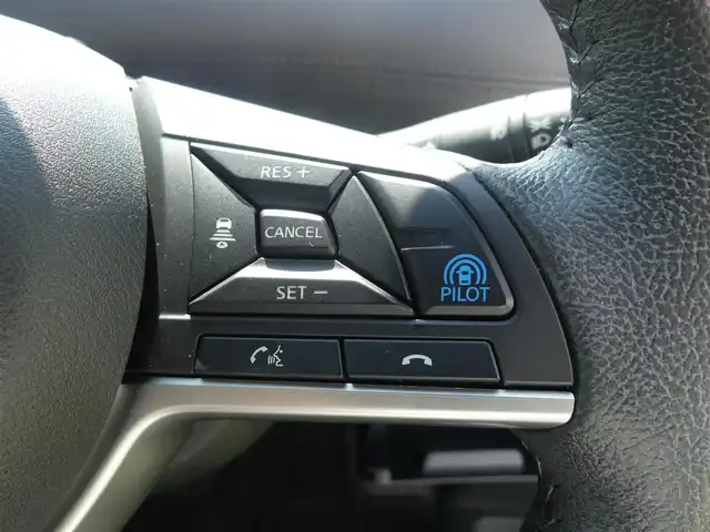 日産 セレナ e－パワー ハイウェイスター V 千葉県 2020(令2)年 5.4万km ブリリアントホワイトパール エマージェンシーブレーキ/プロパイロット/インテリジェントクルーズコントロール/ハンズフリー両側パワースライドドア/純正SDナビ/地デジTV/【BD/DVD/CD再生機能　Bluetooth接続】/アラウンドビューモニター/ドライブレコーダー/ETC/LEDヘッドライト/フォグライト/ウインカーミラー/コーナーセンサー/純正16インチアルミホイル/サイド/カーテンエアバッグ/インテリジェントキー
