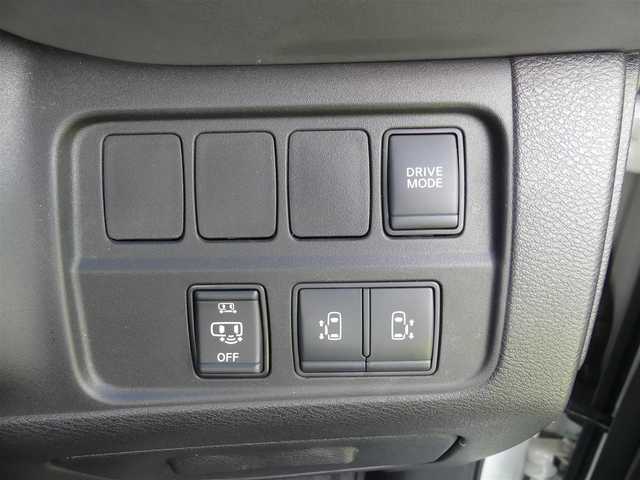 日産 セレナ e－パワー ハイウェイスター V 千葉県 2020(令2)年 5.4万km ブリリアントホワイトパール エマージェンシーブレーキ/プロパイロット/インテリジェントクルーズコントロール/ハンズフリー両側パワースライドドア/純正SDナビ/地デジTV/【BD/DVD/CD再生機能　Bluetooth接続】/アラウンドビューモニター/ドライブレコーダー/ETC/LEDヘッドライト/フォグライト/ウインカーミラー/コーナーセンサー/純正16インチアルミホイル/サイド/カーテンエアバッグ/インテリジェントキー