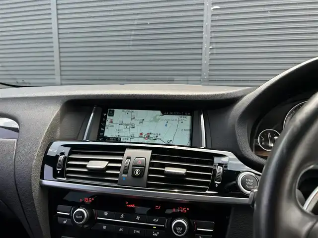 ＢＭＷ Ｘ４ xDrive 28i Mスポーツ 茨城県 2016(平28)年 5万km アルピンホワイトⅢ 後期　/インテリジェントＳＦＴ　/ＬＤＷ　/ＬＣＷ　/ＡＣＣ　/３６０度カメラ　/ＯＰ２０ｉｎＡＷ　/茶革　/シートヒーター　/ＰＷシート　/ＰＷテールゲート　/ＬＥＤ　/ナビ　/１２セグ　/ＢＴ　/ＵＳＢ　/ＤＶＤ　/ＥＴＣ　/禁煙車