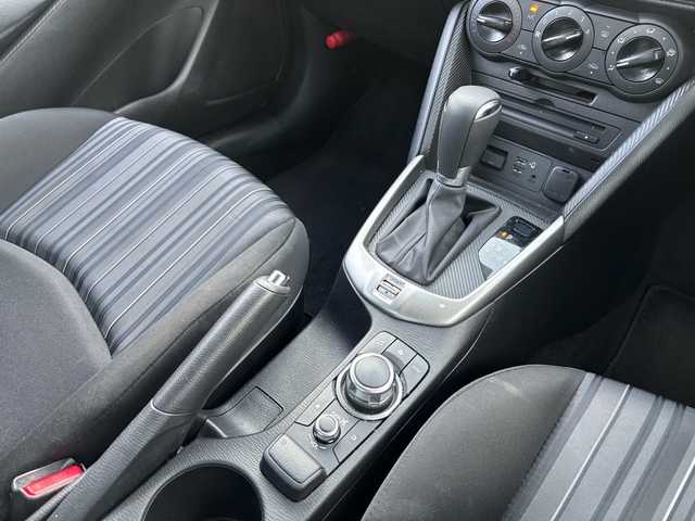 マツダ マツダ２ 15S 福岡県 2020(令2)年 3.4万km ソウルレッドクリスタルM ワンオーナー/純正ナビ/（AM/FM/CD/DVD/SD/USB/AUX/Bluetooth/ワンセグTV）/レーンキープ/横滑り防止/パーキングアシスト/アイドリングストップ/ハンズフリー/ドライブレコーダー/純正フロアマット/プッシュスタート/オートライト/電格ミラー/保証書/取扱説明書