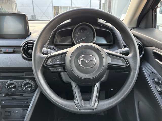 マツダ マツダ２ 15S 福岡県 2020(令2)年 3.4万km ソウルレッドクリスタルM ワンオーナー/純正ナビ/（AM/FM/CD/DVD/SD/USB/AUX/Bluetooth/ワンセグTV）/レーンキープ/横滑り防止/パーキングアシスト/アイドリングストップ/ハンズフリー/ドライブレコーダー/純正フロアマット/プッシュスタート/オートライト/電格ミラー/保証書/取扱説明書