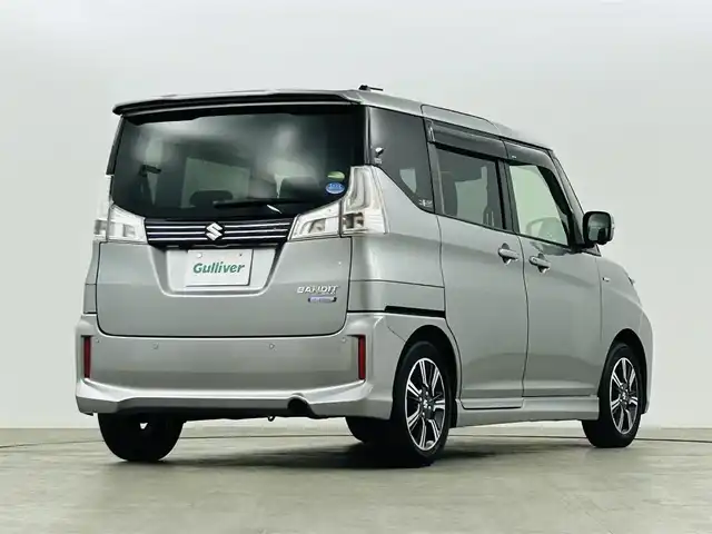 スズキ ソリオ バンディット HV MV 福島県 2019(令1)年 2.5万km プレミアムシルバーメタリック スズキセーフティサポート/・衝突軽減ブレーキ/・車線逸脱警報装置/純正8インチ大画面ナビ/・型番：CN-RZ843/・フルセグTV/Bluetooth/CD/DVD/・全方位カメラ/・ETC/・ドライブレコーダー/アイドリングストップ/左側パワースライドドア/レーダークルーズコントロール/コーナーセンサー/革巻きステアリング/・ステアリングリモコン/シートヒーター(運転席)/プッシュスタート/・スマートキー/LEDヘッドライト/・オートライト/純正フロアマット/ドアバイザー/電動格納ミラー