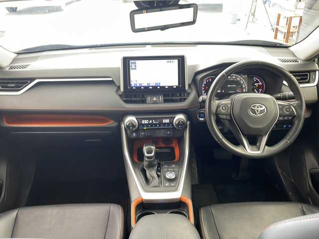 トヨタ ＲＡＶ４ アドベンチャー 兵庫県 2020(令2)年 5万km アッシュグレーメタリック/アーバンカーキ ・純正ディーラーSDナビ&Bluetoothオーディオ&TV&CD/DVD再生&SDミュージックサーバー/・バックカメラ/・ビルドインETC/・パワーバックドア/・寒冷地仕様/・運転席パワーシート/・合皮シート/・前席シートヒーター/・前席エアーシート/・ルーフレール/・置くだけ充電/・純正19インチアルミホイール/・トヨタセーフティセンス/・プリクラッシュセーフティ/・レーンディパーチャーアラート/・レーダークルーズコントロール/・前後コーナーセンサー/・オートライトオートマチックハイビーム/・LEDヘッドライト/・ダウンヒルアシストコントロール/・ステアリングヒーター/・カーテンエアバック/・フロントワイパーデアイサー/・デジタルインナーミラー/・オートブレーキホールド