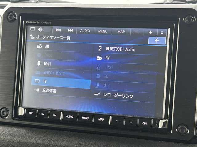 スズキ ジムニー シエラ JC 福岡県 2023(令5)年 1.3万km ピュアホワイトP 純正ナビ（ＢＴ，フルセグＴＶ）　/ＥＴＣ　/３６０°ドライブレコーダー　/スズキセーフティサポート　/クルーズコントロール　/衝突軽減ブレーキ　/レーンキープ　/ヒルディセントコントロール　/シートヒーター　/ＬＥＤ