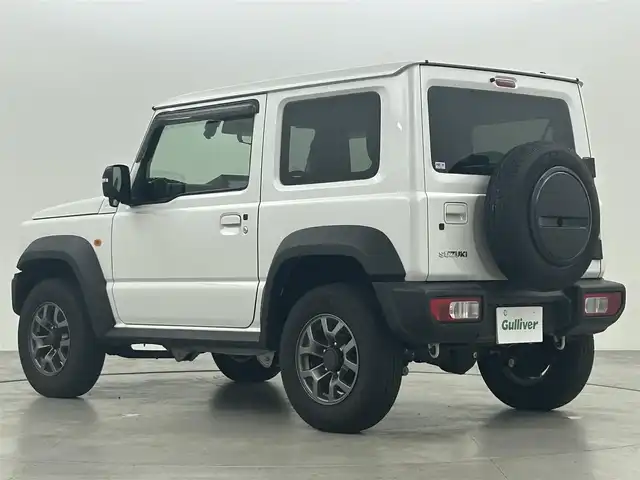 スズキ ジムニー シエラ JC 福岡県 2023(令5)年 1.3万km ピュアホワイトP 純正ナビ（ＢＴ，フルセグＴＶ）　/ＥＴＣ　/３６０°ドライブレコーダー　/スズキセーフティサポート　/クルーズコントロール　/衝突軽減ブレーキ　/レーンキープ　/ヒルディセントコントロール　/シートヒーター　/ＬＥＤ