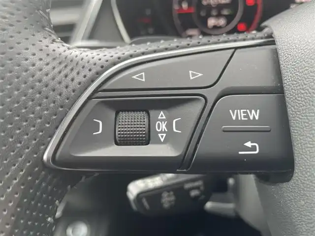 アウディ Ｑ５ 40TDIクワトロ スポーツ 栃木県 2019(平31)年 3.7万km グレイシアホワイトメタリック Slineパッケージ/・Slineバンパー/・ドアシルトリムSlineロゴ　/・Slineエクステリアロゴ/・スポーツサスペンション/・アルミホイール５ツインスポークスターデザイン８Ｊ×１９/・アルカンターラ／レザーSlineロゴ/・ヘッドライニングブラック/・マルチカラーアンビエントライティング/・デコラティブパネル　マットブラッシュトアルミニウム　/・Slineステアリングホイールエンブレム/・ステンレススチールフットペダル/アシスタンスパッケージ/・ＬＥＤヘッドライト　/・ＬＥＤリヤコンビネーションライト/　（ダイナミックターンインディケーター）/・アウディプレセンスリヤ/・アウディサイドアシスト/・バーチャルコックピット/マトリクスLEDヘッドライトパッケージ/・マトリクスＬＥＤヘッドライト/　（ダイナミックターンインディケーター）/・ヘッドライトウォッシャー/ーーー/フルセグTV/サラウンドビューカメラ/ETC/ハーフレザー /パワーシート /シートヒーター /パワーバックドア/パーキングエイド /ACC