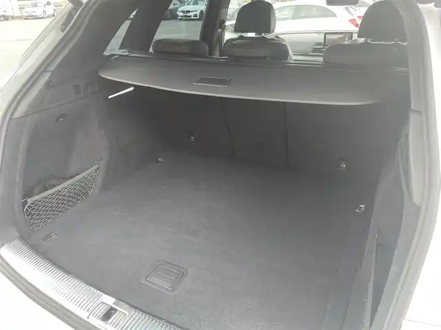 アウディ Ｑ５ 40TDIクワトロ スポーツ 栃木県 2019(平31)年 3.7万km グレイシアホワイトメタリック Slineパッケージ/・Slineバンパー/・ドアシルトリムSlineロゴ　/・Slineエクステリアロゴ/・スポーツサスペンション/・アルミホイール５ツインスポークスターデザイン８Ｊ×１９/・アルカンターラ／レザーSlineロゴ/・ヘッドライニングブラック/・マルチカラーアンビエントライティング/・デコラティブパネル　マットブラッシュトアルミニウム　/・Slineステアリングホイールエンブレム/・ステンレススチールフットペダル/アシスタンスパッケージ/・ＬＥＤヘッドライト　/・ＬＥＤリヤコンビネーションライト/　（ダイナミックターンインディケーター）/・アウディプレセンスリヤ/・アウディサイドアシスト/・バーチャルコックピット/マトリクスLEDヘッドライトパッケージ/・マトリクスＬＥＤヘッドライト/　（ダイナミックターンインディケーター）/・ヘッドライトウォッシャー/ーーー/フルセグTV/サラウンドビューカメラ/ETC/ハーフレザー /パワーシート /シートヒーター /パワーバックドア/パーキングエイド /ACC