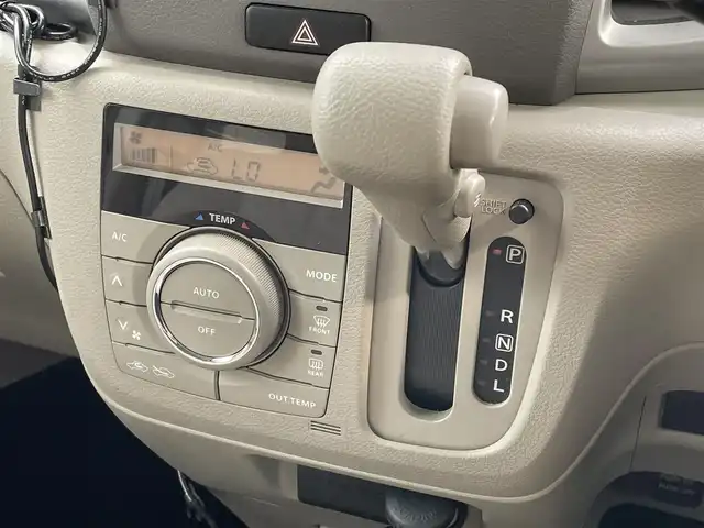 スズキ スペーシア T 宮崎県 2014(平26)年 6.4万km パールホワイト 純正ナビ/(AM.FM.Bluetooth.SD)/ワンセグTV/ポータブルナビ/バックカメラ/片側パワースライドドア/アイドリングストップ/レベライザー/パワーウィンドウ/電動格納ミラー/エアバック/スマートキー