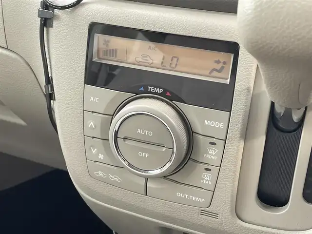 スズキ スペーシア T 宮崎県 2014(平26)年 6.4万km パールホワイト 純正ナビ/(AM.FM.Bluetooth.SD)/ワンセグTV/ポータブルナビ/バックカメラ/片側パワースライドドア/アイドリングストップ/レベライザー/パワーウィンドウ/電動格納ミラー/エアバック/スマートキー