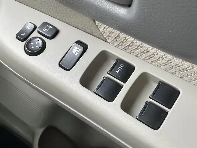 スズキ スペーシア T 宮崎県 2014(平26)年 6.4万km パールホワイト 純正ナビ/(AM.FM.Bluetooth.SD)/ワンセグTV/ポータブルナビ/バックカメラ/片側パワースライドドア/アイドリングストップ/レベライザー/パワーウィンドウ/電動格納ミラー/エアバック/スマートキー