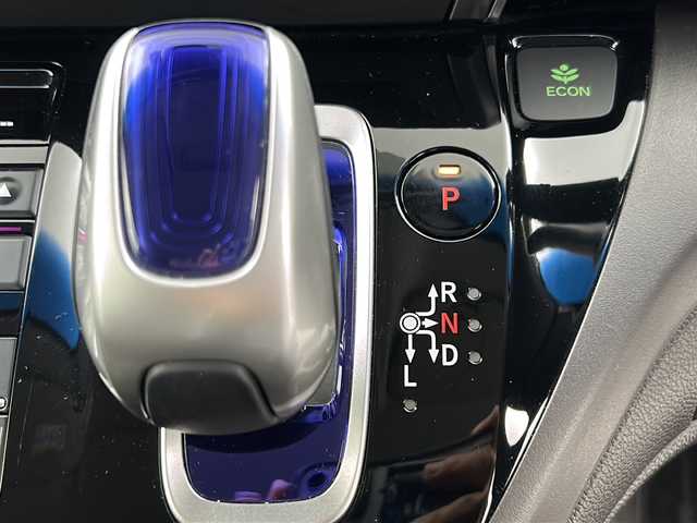 ホンダ フリード ハイブリット モデューロX ホンダセンシング 岐阜県 2018(平30)年 5.2万km プレミアムスパークルブラックパール ホンダセンシング/・衝突軽減ブレーキ/・レーンキープ/・アダプティブクルーズコントロール/・誤発進抑制機能/・先行車発進お知らせ/・標識認識機能/純正8インチインターナビ/・フルセグ/BT/CD/DVD/バックカメラ/両側パワースライドドア/純正ドライブレコーダー/ハーフレザーシート/革巻きステアリング/・ステアリングスイッチ/LEDヘッドライト/・フォグランプ/プッシュスタート/スマートキー/モデューロフロアマット/モデューロ15インチAW/ドアバイザー