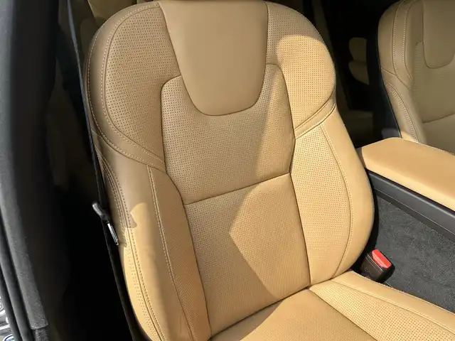 ボルボ ＸＣ６０ T5 AWD インスクリプション 福島県 2018(平30)年 3.3万km ルミナスサンドメタリック harman/kardonサウンド/茶レザーシート/メモリ付パワーシート/全席シートヒーター/シートベンチレーション/ステアリングヒーター/ヘッドアップディスプレイ/純正メモリナビ/CarPlay/360°ビューカメラ/フルセグTV/アダプティブクルーズコントロール/ブラインドスポットモニター/レーンキーピングエイド/パワーバックドア/オートホールド/純正19インチAW/前ドラレコ/LEDオート/取扱説明書/保証書/スペアキー