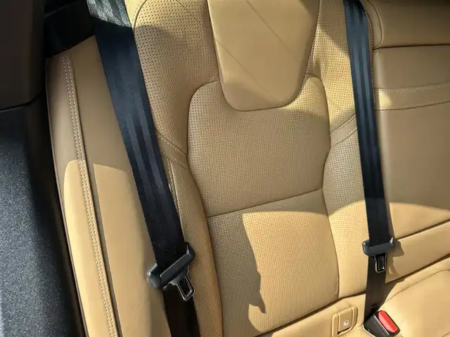 ボルボ ＸＣ６０ T5 AWD インスクリプション 福島県 2018(平30)年 3.3万km ルミナスサンドメタリック harman/kardonサウンド/茶レザーシート/メモリ付パワーシート/全席シートヒーター/シートベンチレーション/ステアリングヒーター/ヘッドアップディスプレイ/純正メモリナビ/CarPlay/360°ビューカメラ/フルセグTV/アダプティブクルーズコントロール/ブラインドスポットモニター/レーンキーピングエイド/パワーバックドア/オートホールド/純正19インチAW/前ドラレコ/LEDオート/取扱説明書/保証書/スペアキー