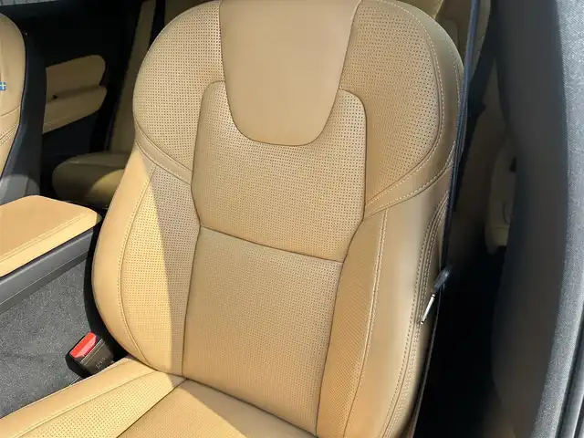 ボルボ ＸＣ６０ T5 AWD インスクリプション 福島県 2018(平30)年 3.3万km ルミナスサンドメタリック harman/kardonサウンド/茶レザーシート/メモリ付パワーシート/全席シートヒーター/シートベンチレーション/ステアリングヒーター/ヘッドアップディスプレイ/純正メモリナビ/CarPlay/360°ビューカメラ/フルセグTV/アダプティブクルーズコントロール/ブラインドスポットモニター/レーンキーピングエイド/パワーバックドア/オートホールド/純正19インチAW/前ドラレコ/LEDオート/取扱説明書/保証書/スペアキー