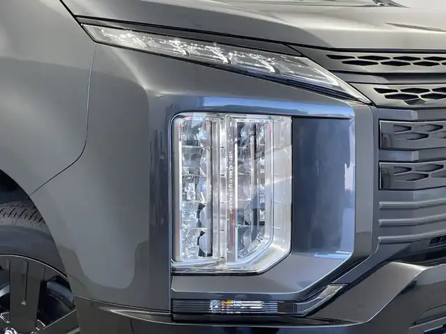 三菱 デリカＤ：５ シャモニー 新潟県 2025(令7)年 0.1千km グラファイトグレーメタリック/ブラックマイカ 4WD/オリジナルナビ取付パッケージ＋リアモニター取付パッケージ/アラウンドビューモニター　/両側パワースライドドア　/衝突被害軽減システム/追従クルーズコントロール　/レーンキープアシスト /センターデフロック/アイドリングストップ/LEDオートライト　/オートマチックハイビーム/ハーフレザーシート　/前席シートヒーター　/D席パワーシート　/電動リアゲート/BSM　/パドルシフト/ステアリングヒーター/レザーステアリングスイッチ/スマートキー/保証書/取扱説明書