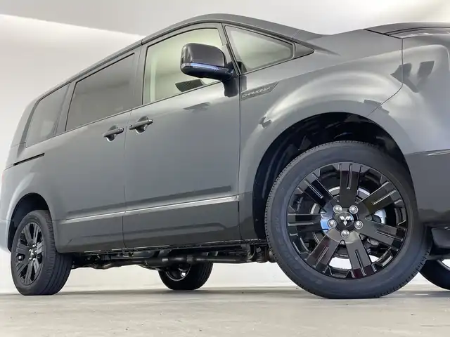 三菱 デリカＤ：５ シャモニー 新潟県 2025(令7)年 0.1千km グラファイトグレーメタリック/ブラックマイカ 4WD/オリジナルナビ取付パッケージ＋リアモニター取付パッケージ/アラウンドビューモニター　/両側パワースライドドア　/衝突被害軽減システム/追従クルーズコントロール　/レーンキープアシスト /センターデフロック/アイドリングストップ/LEDオートライト　/オートマチックハイビーム/ハーフレザーシート　/前席シートヒーター　/D席パワーシート　/電動リアゲート/BSM　/パドルシフト/ステアリングヒーター/レザーステアリングスイッチ/スマートキー/保証書/取扱説明書