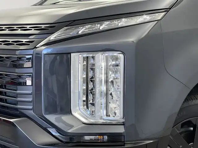 三菱 デリカＤ：５ シャモニー 新潟県 2025(令7)年 0.1千km グラファイトグレーメタリック/ブラックマイカ 4WD/オリジナルナビ取付パッケージ＋リアモニター取付パッケージ/アラウンドビューモニター　/両側パワースライドドア　/衝突被害軽減システム/追従クルーズコントロール　/レーンキープアシスト /センターデフロック/アイドリングストップ/LEDオートライト　/オートマチックハイビーム/ハーフレザーシート　/前席シートヒーター　/D席パワーシート　/電動リアゲート/BSM　/パドルシフト/ステアリングヒーター/レザーステアリングスイッチ/スマートキー/保証書/取扱説明書