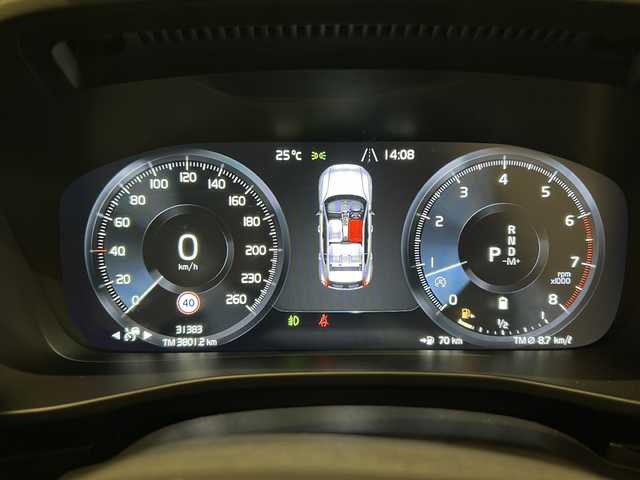 ボルボ ＸＣ４０ B4 AWD Rデザイン 新潟県 2020(令2)年 3.2万km オニキスブラックP 9インチタッチスクリーン式センターディスプレイ/（ナビ/TV/Apple Car Play)/harman/kardonプレミアムサウンド/360°ビューカメラ/アダプティブ・クルーズ・コントロール/パイロット・アシスト/レーン・キーピング・エイド/歩行者・サイクリスト・大型動物検知機能/インターセクション・サポート/被追突時警告機能/クロス・トラフィック・アラート/オンカミング・レーン・ミティゲーション/ステアリング・アシスト付BLIS/レーン・チェンジ・マージ・エイド/ロード・サイン・インフォメーション/ドライバー・アラート・コントロール/パーク・アシスト・パイロット/LEDヘッドライト/Rデザイン19インチ 5 ダブルスポーク アルミホイール/純正ドライブレコーダー前後/純正フロアマット/ETC