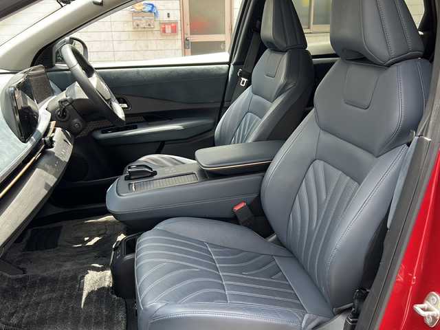 日産 アリア B6 埼玉県 2022(令4)年 4.8万km カーマインレッド 登録時４７３９０ｋｍ/サンルーフ/純正SDナビ/Apple CarPlay/Android Auto/・AM/FM/BT/フルセグTV/360°セーフティーアシスト/プロパイロット/運転支援/車線逸脱防止支援/踏み間違い衝突防止支援/e-Pedal/インテリジェントクルーズコントロール/プロパイロットパーキング/プラグインハイブリット/全方位カメラ/ブラインドスポットモニター/BOSEスピーカー/パーキングブレーキホールド/ハンドル支援/デジタルインナーミラー/前ドライブレコーダー（DH5-S）/革シート/パワーシート（D＋N）/   /メモリーシート（D＋N）/全席シートヒーター/前席エアーシート/電動リアゲート/ステアリングリモコン/SPORTモード/ECOモード/純正19インチAW/プッシュスタート/スマートキー×２/携帯背面充電装置/LEDヘッドライト/フォグランプ/オートライト/オートハイビーム/USB入力端子/革巻きハンドル/電動格納ミラー/ウィンカーミラー/ドアバイザー/純正フロアマット/充電ケーブルあり/ナビ取扱説明書/取扱説明書/保証書