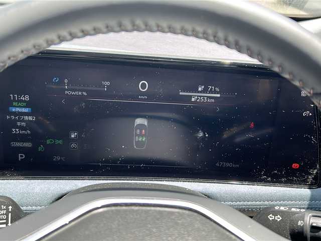 日産 アリア B6 埼玉県 2022(令4)年 4.8万km カーマインレッド 登録時４７３９０ｋｍ/サンルーフ/純正SDナビ/Apple CarPlay/Android Auto/・AM/FM/BT/フルセグTV/360°セーフティーアシスト/プロパイロット/運転支援/車線逸脱防止支援/踏み間違い衝突防止支援/e-Pedal/インテリジェントクルーズコントロール/プロパイロットパーキング/プラグインハイブリット/全方位カメラ/ブラインドスポットモニター/BOSEスピーカー/パーキングブレーキホールド/ハンドル支援/デジタルインナーミラー/前ドライブレコーダー（DH5-S）/革シート/パワーシート（D＋N）/   /メモリーシート（D＋N）/全席シートヒーター/前席エアーシート/電動リアゲート/ステアリングリモコン/SPORTモード/ECOモード/純正19インチAW/プッシュスタート/スマートキー×２/携帯背面充電装置/LEDヘッドライト/フォグランプ/オートライト/オートハイビーム/USB入力端子/革巻きハンドル/電動格納ミラー/ウィンカーミラー/ドアバイザー/純正フロアマット/充電ケーブルあり/ナビ取扱説明書/取扱説明書/保証書