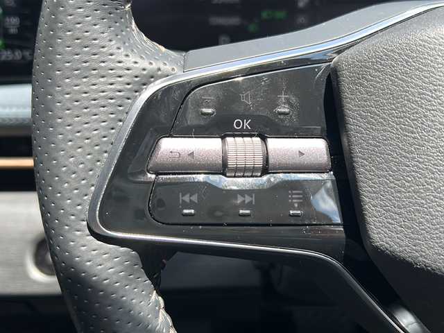 日産 アリア B6 埼玉県 2022(令4)年 4.8万km カーマインレッド 登録時４７３９０ｋｍ/サンルーフ/純正SDナビ/Apple CarPlay/Android Auto/・AM/FM/BT/フルセグTV/360°セーフティーアシスト/プロパイロット/運転支援/車線逸脱防止支援/踏み間違い衝突防止支援/e-Pedal/インテリジェントクルーズコントロール/プロパイロットパーキング/プラグインハイブリット/全方位カメラ/ブラインドスポットモニター/BOSEスピーカー/パーキングブレーキホールド/ハンドル支援/デジタルインナーミラー/前ドライブレコーダー（DH5-S）/革シート/パワーシート（D＋N）/   /メモリーシート（D＋N）/全席シートヒーター/前席エアーシート/電動リアゲート/ステアリングリモコン/SPORTモード/ECOモード/純正19インチAW/プッシュスタート/スマートキー×２/携帯背面充電装置/LEDヘッドライト/フォグランプ/オートライト/オートハイビーム/USB入力端子/革巻きハンドル/電動格納ミラー/ウィンカーミラー/ドアバイザー/純正フロアマット/充電ケーブルあり/ナビ取扱説明書/取扱説明書/保証書