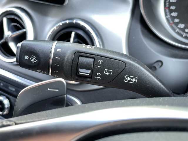 メルセデス・ベンツ ＣＬＡ１８０ Sブレイク　スポーツ 愛媛県 2017(平29)年 7.5万km ジュピターレッド レーダーセーフティパッケージ/・ブラインドスポットアシスト/・ディスタンスパイロット・ディストロニック/・レーンキーピングアシスト/ベーシックパッケージ/・メモリー付フルパワーシート（運転席）/・電動ランバーサポート（前席）/LEDヘッドライト/純正コマンドシステム/・Bluetooth AMFM CD DVD/・バックカメラ /ETC/アダプティブハイビームアシスト/シートヒーター(前席)/本革巻ステアリング/キーレスゴー