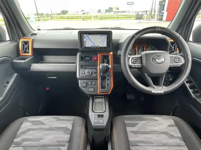 ダイハツ タフト G ターボ 佐賀県 2022(令4)年 1.9万km レイクブルーメタリック スカイフィールトップ/社外SDナビゲーション/・AM/FM/Bluetooth/CD/DVD/フルセグTV/バックカメラ/電動パーキングブレーキ/オートホールド機能/シートヒーター/社外車高調/プッシュスタート/スマートキー/革巻きステアリング/LEDヘッドライト/・オートマチックハイビーム/純正15インチアルミホイール/純正フロアマット/新車保証書/取扱説明書/スペアキー1本/スマートアシスト/・衝突警報機能（対車両・対歩行者）/・衝突回避支援ブレーキ機能（対車両・対歩行者）/・誤発進抑制制御機能（前方・後方）/・車線逸脱警報機能/・車線逸脱抑制制御機能/・ふらつき警報機能/・先行車発進お知らせ機能/・標識認識機能