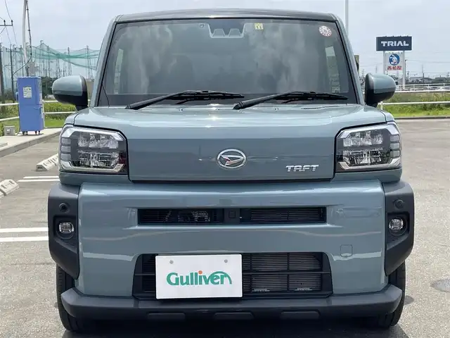 ダイハツ タフト G ターボ 佐賀県 2022(令4)年 1.9万km レイクブルーメタリック スカイフィールトップ/社外SDナビゲーション/・AM/FM/Bluetooth/CD/DVD/フルセグTV/バックカメラ/電動パーキングブレーキ/オートホールド機能/シートヒーター/社外車高調/プッシュスタート/スマートキー/革巻きステアリング/LEDヘッドライト/・オートマチックハイビーム/純正15インチアルミホイール/純正フロアマット/新車保証書/取扱説明書/スペアキー1本/スマートアシスト/・衝突警報機能（対車両・対歩行者）/・衝突回避支援ブレーキ機能（対車両・対歩行者）/・誤発進抑制制御機能（前方・後方）/・車線逸脱警報機能/・車線逸脱抑制制御機能/・ふらつき警報機能/・先行車発進お知らせ機能/・標識認識機能